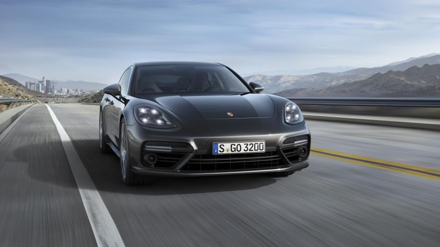  Porsche Panamera Turbo 2016 года  (фото 42 из 53)